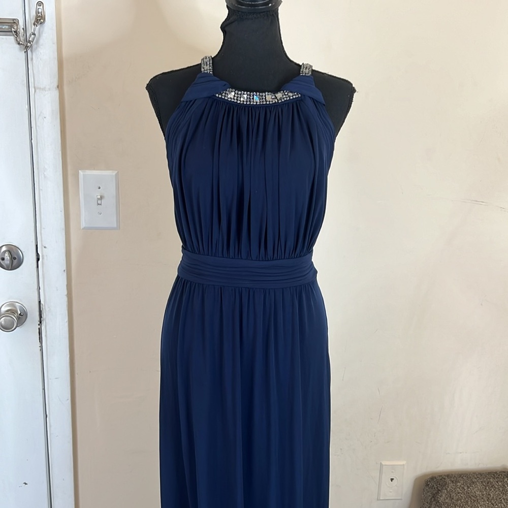 Sangria Embellished Chiffon
Gown Navy Blue‎ Dress Size 14